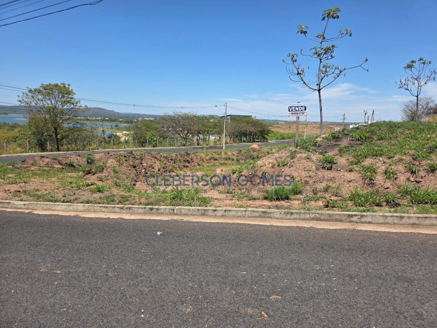 Terreno, 302 m² - Foto 1